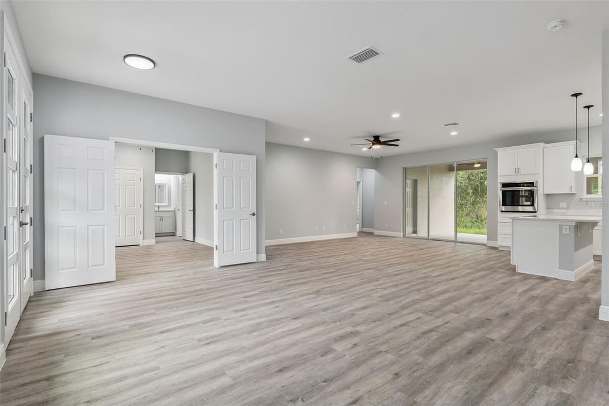 2043 WATERSEDGE DRIVE — photo 9 of 34