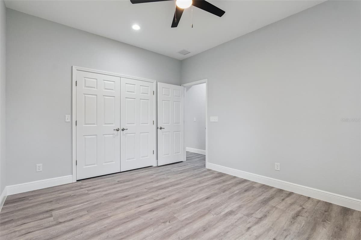 2043 WATERSEDGE DRIVE — photo 17 of 34