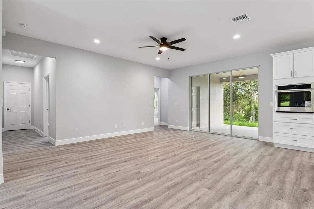 2043 WATERSEDGE DRIVE — photo 8 of 34
