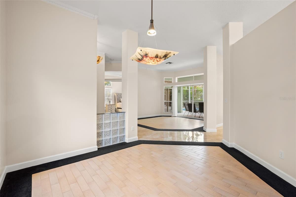 5501 STAG THICKET LANE — photo 9 of 58