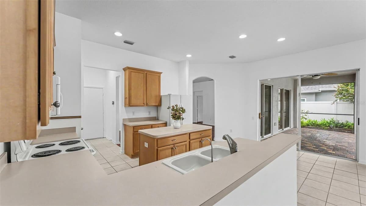 2041 HEARTLAND CIRCLE — photo 5 of 55