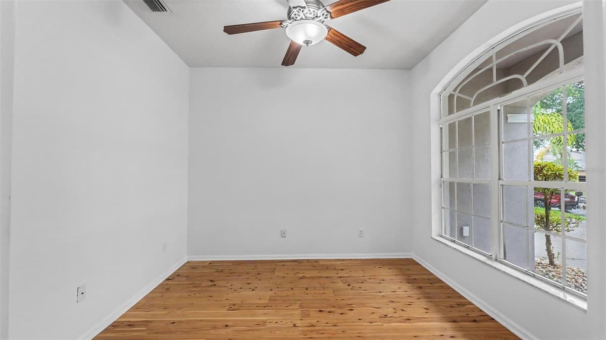 2041 HEARTLAND CIRCLE — photo 14 of 55