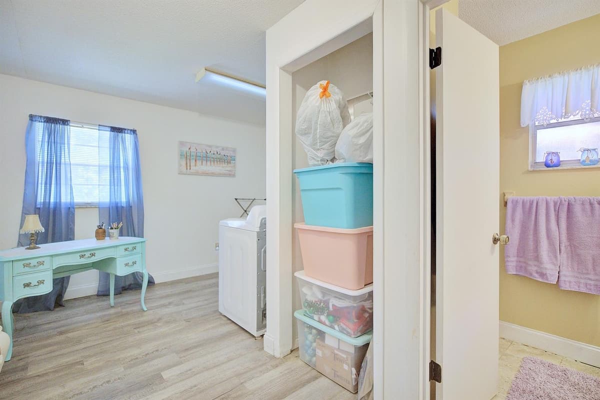 306 LARK TERRACE — photo 16 of 27