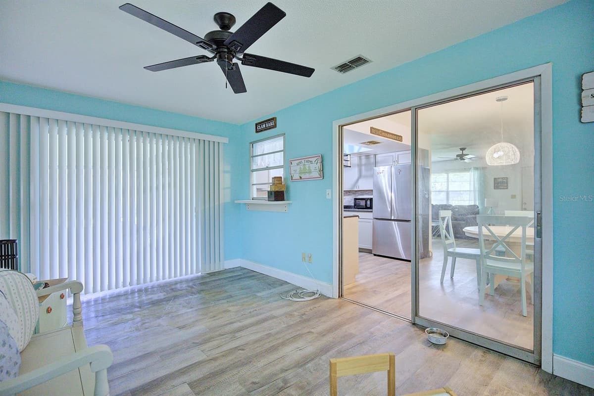 306 LARK TERRACE — photo 14 of 27