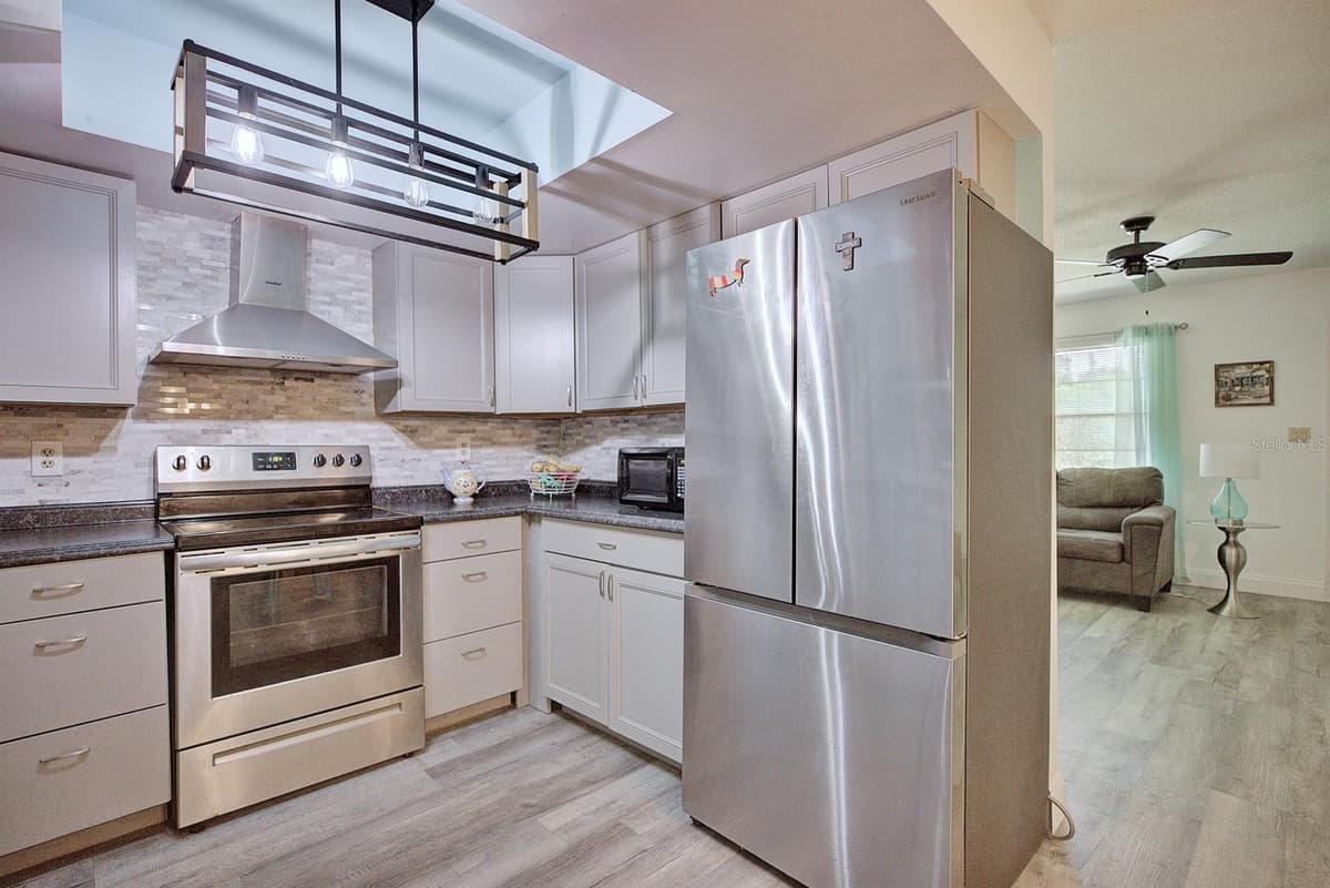 306 LARK TERRACE — photo 11 of 27