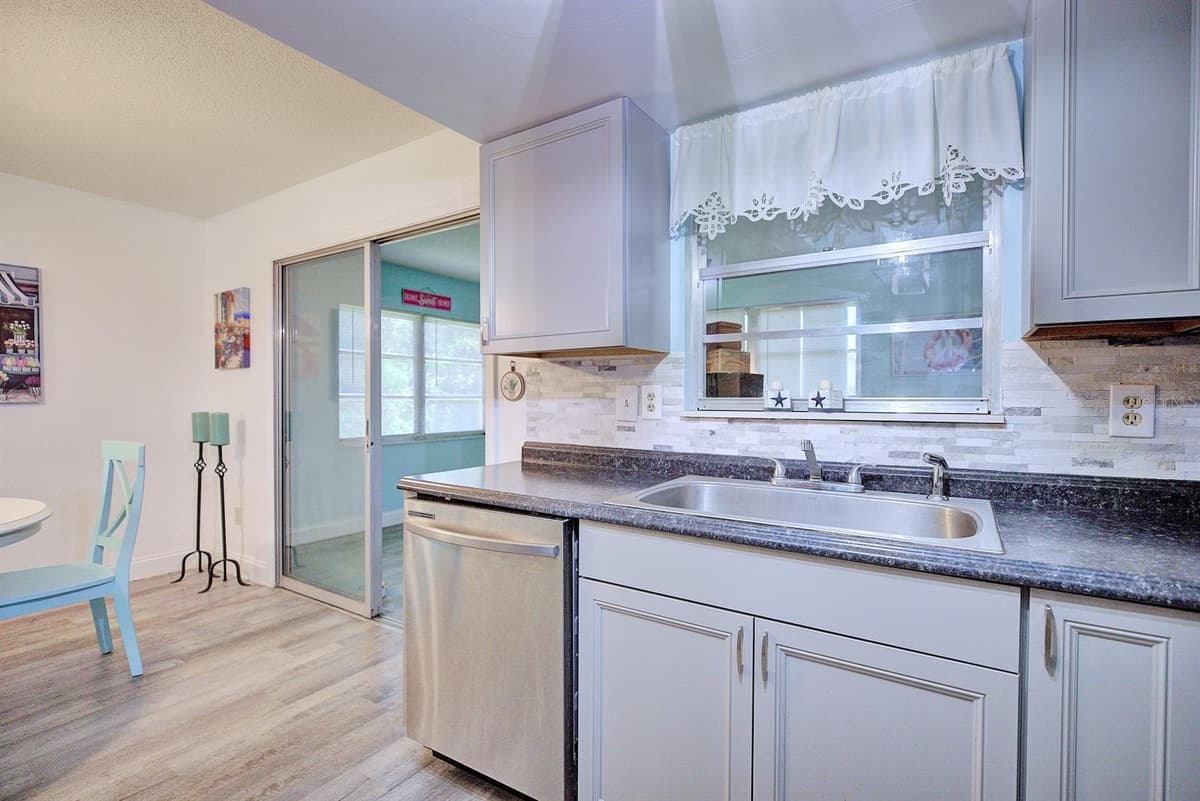 306 LARK TERRACE — photo 12 of 27