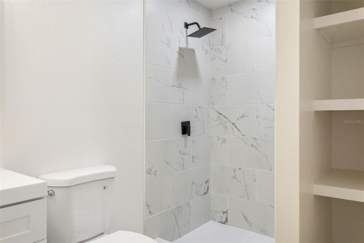 511 FRANCES AVENUE — photo 14 of 23
