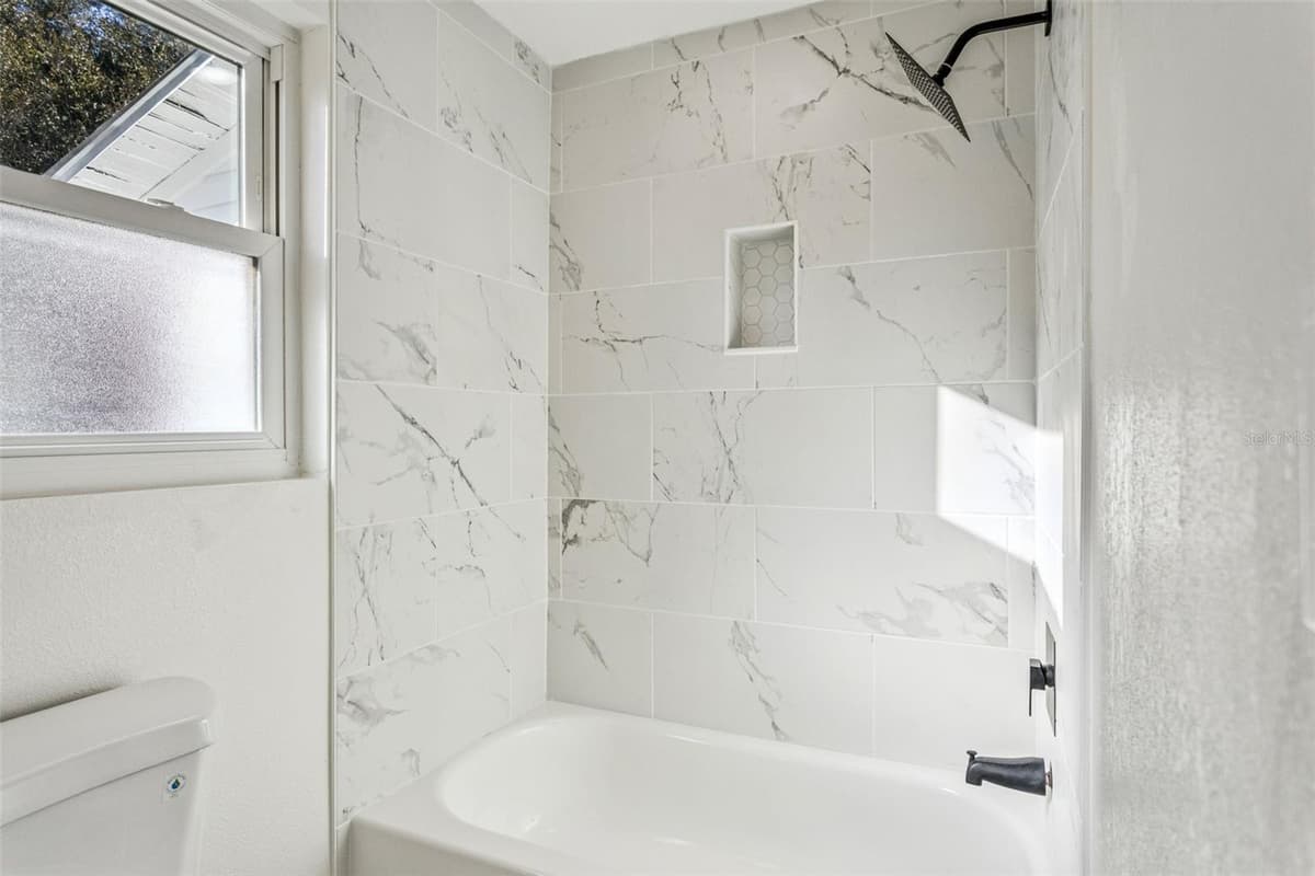 511 FRANCES AVENUE — photo 18 of 23