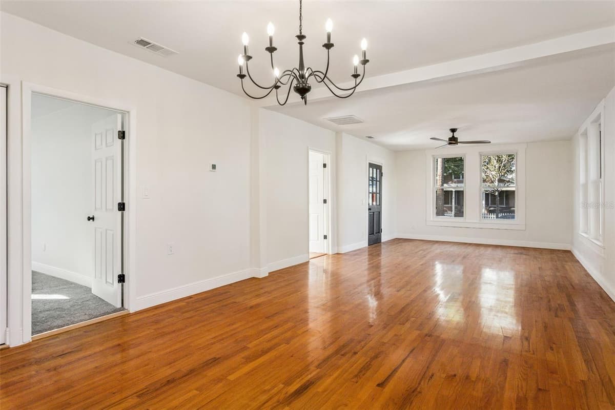511 FRANCES AVENUE — photo 7 of 23