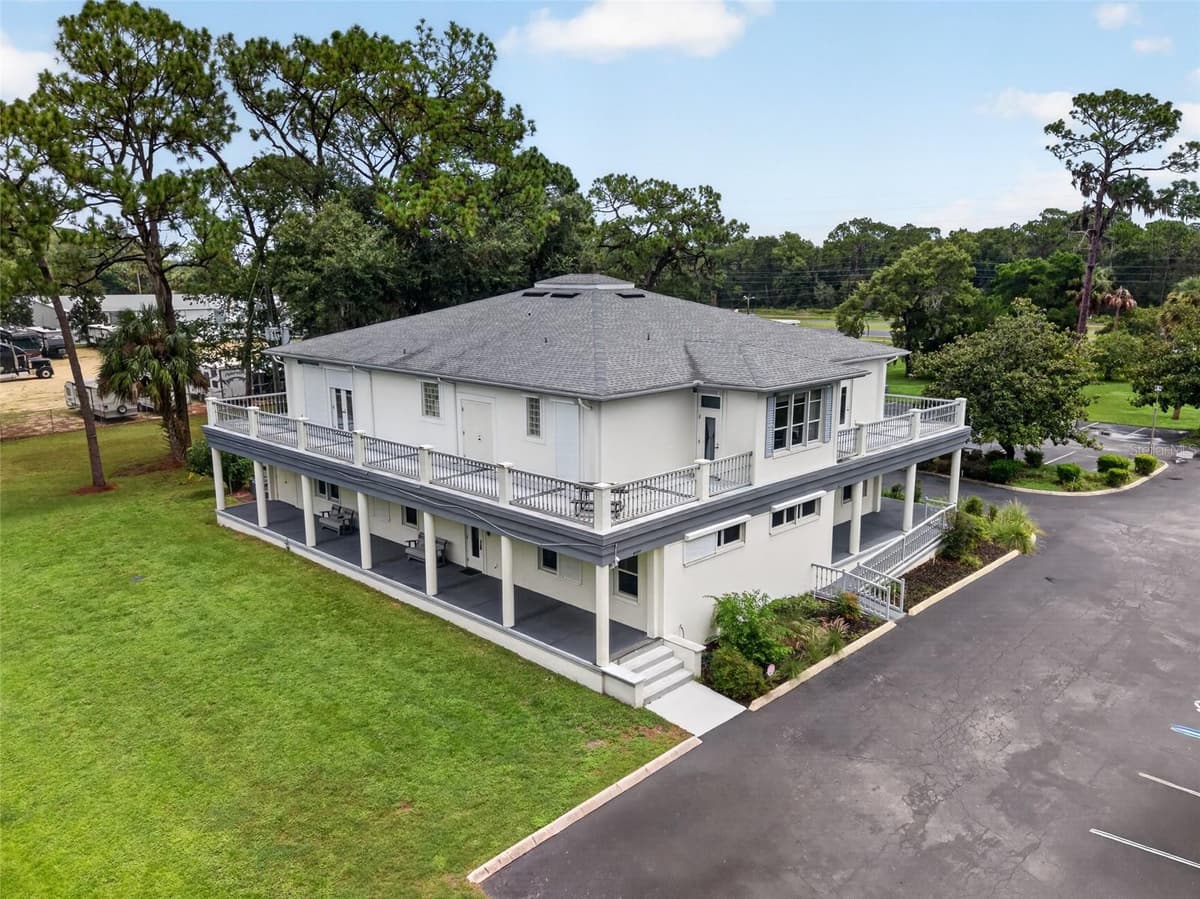 268 SUNCOAST BOULEVARD — photo 4 of 51