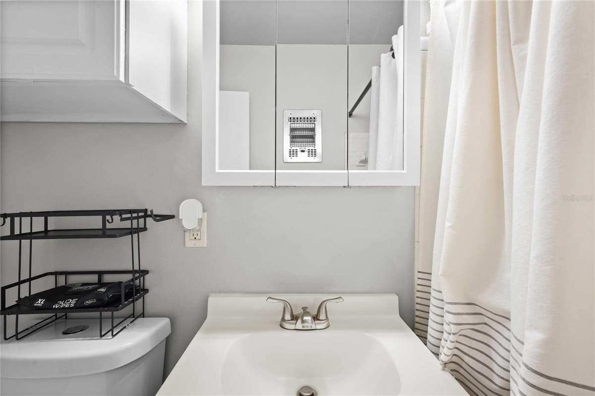 215 ABBEYVILLE STREET — photo 19 of 41