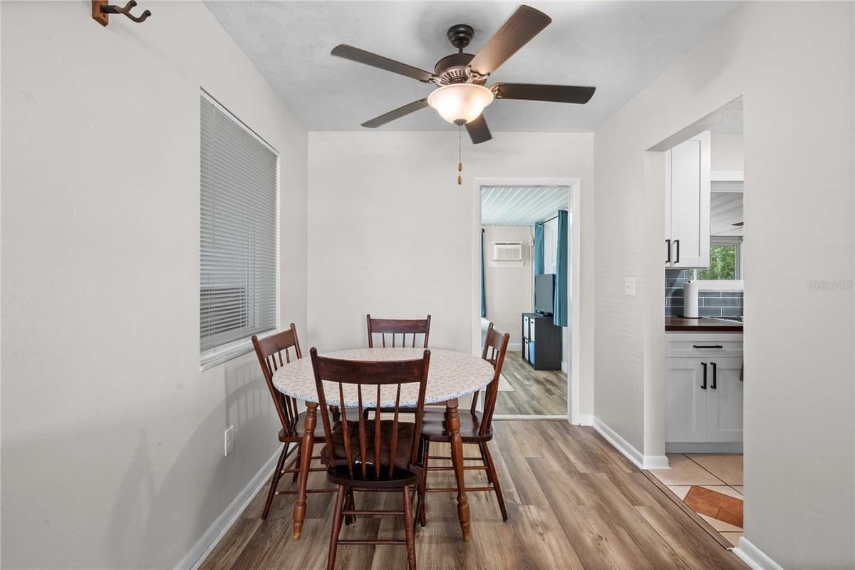 215 ABBEYVILLE STREET — photo 13 of 41