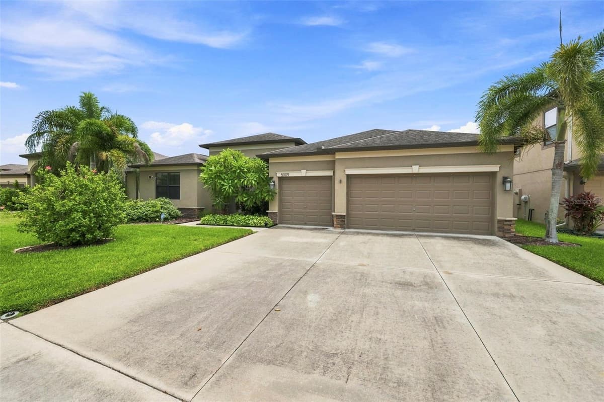 5009 JAGGED CLOUD DRIVE — photo 4 of 84