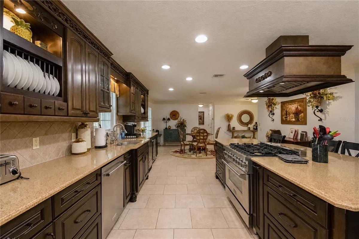 2178 WATERSEDGE DRIVE — photo 17 of 79