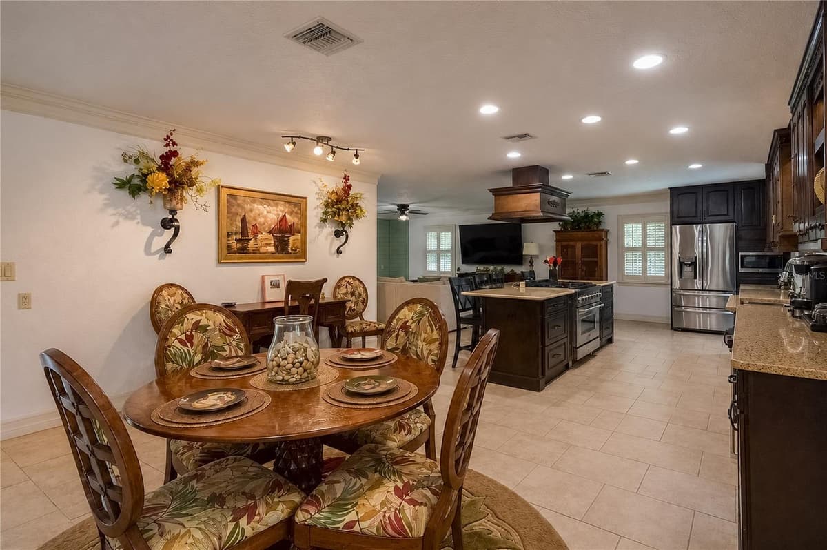 2178 WATERSEDGE DRIVE — photo 14 of 79
