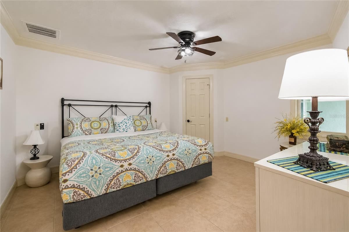 2178 WATERSEDGE DRIVE — photo 32 of 79