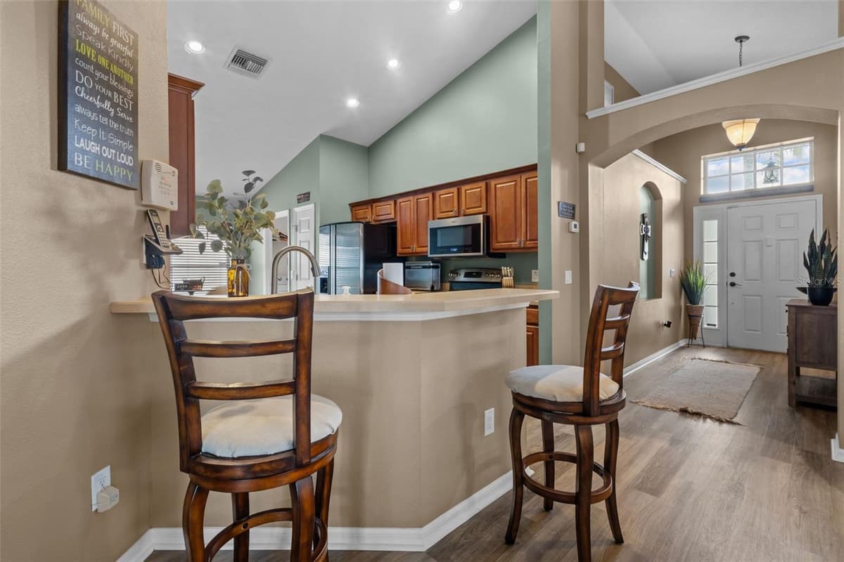 4940 HIDDEN HILLS LANE — photo 5 of 32