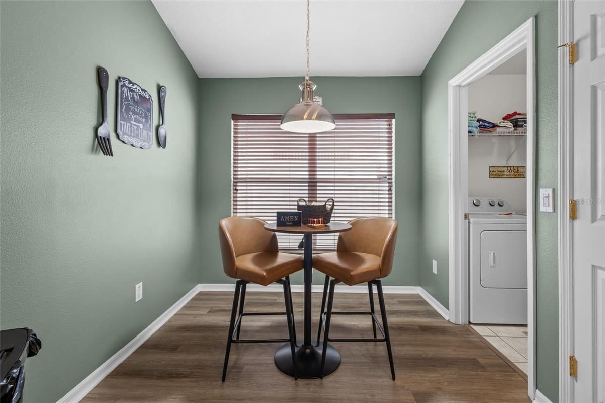 4940 HIDDEN HILLS LANE — photo 8 of 32