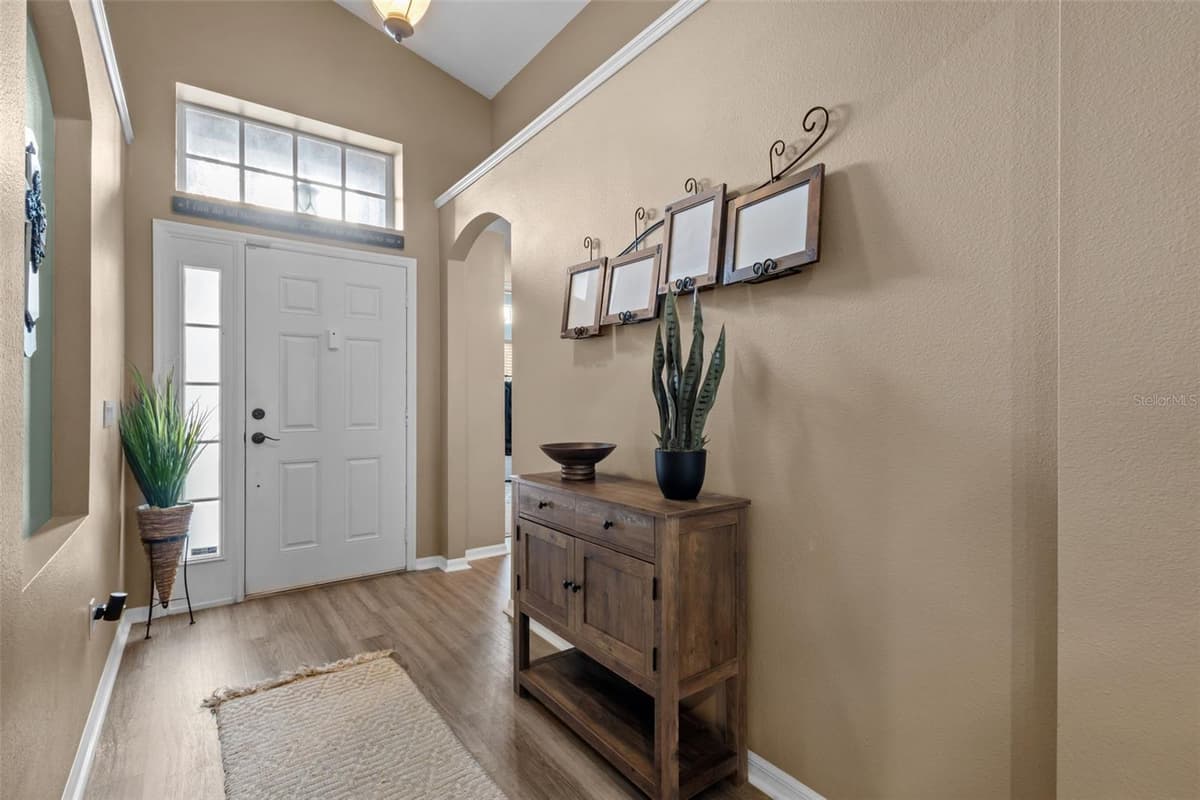 4940 HIDDEN HILLS LANE — photo 4 of 32