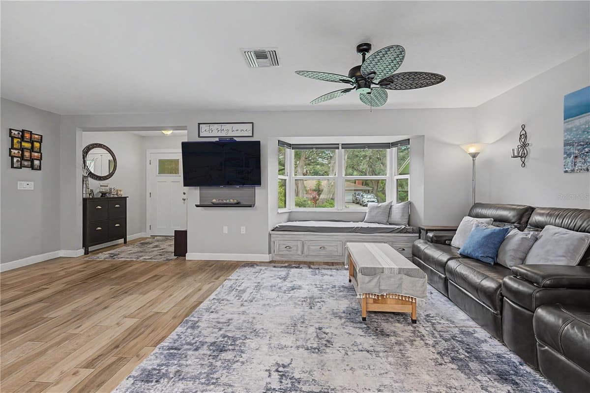 1706 AVOCA DRIVE — photo 10 of 60