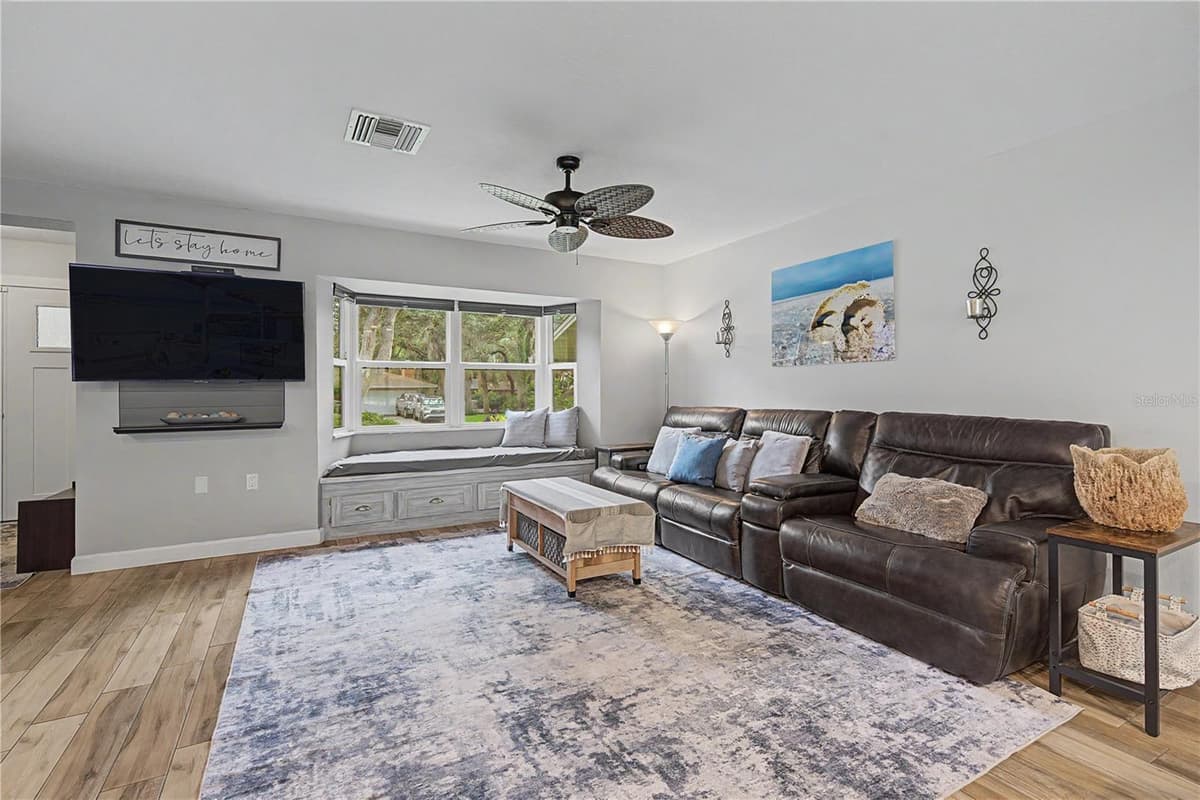 1706 AVOCA DRIVE — photo 9 of 60