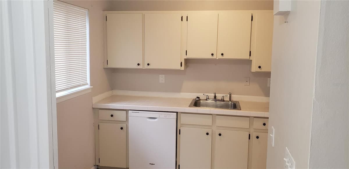22726 GAGE LOOP — photo 4 of 28