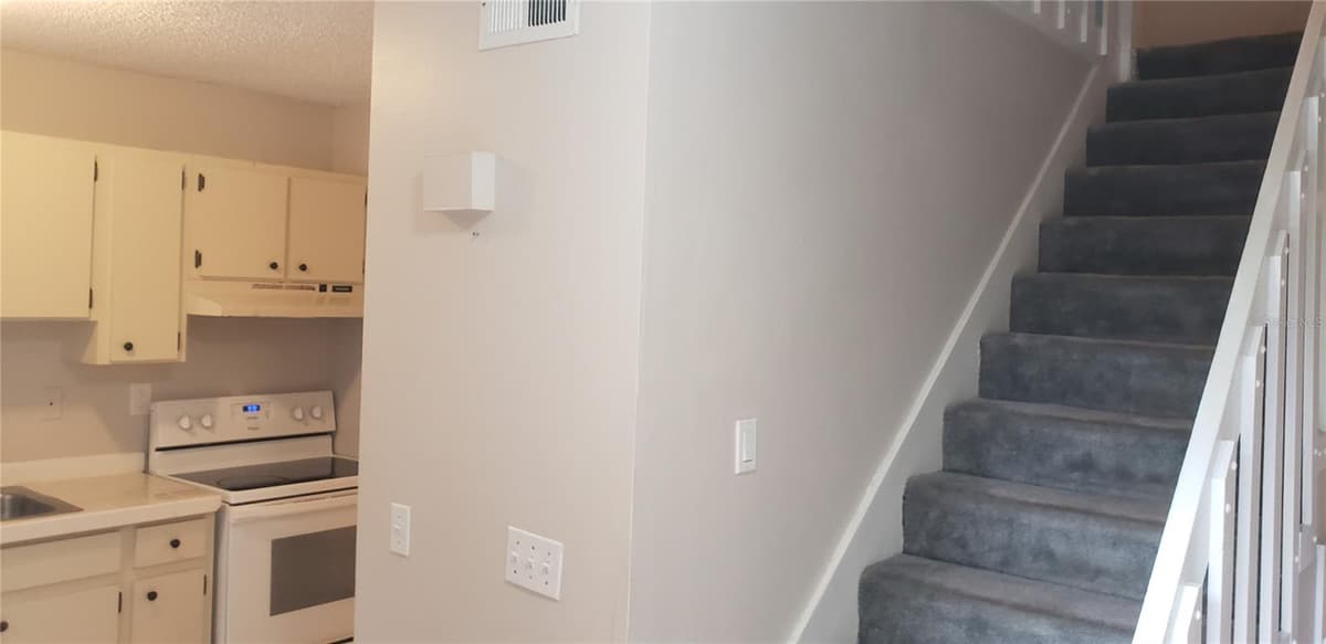 22726 GAGE LOOP — photo 3 of 28