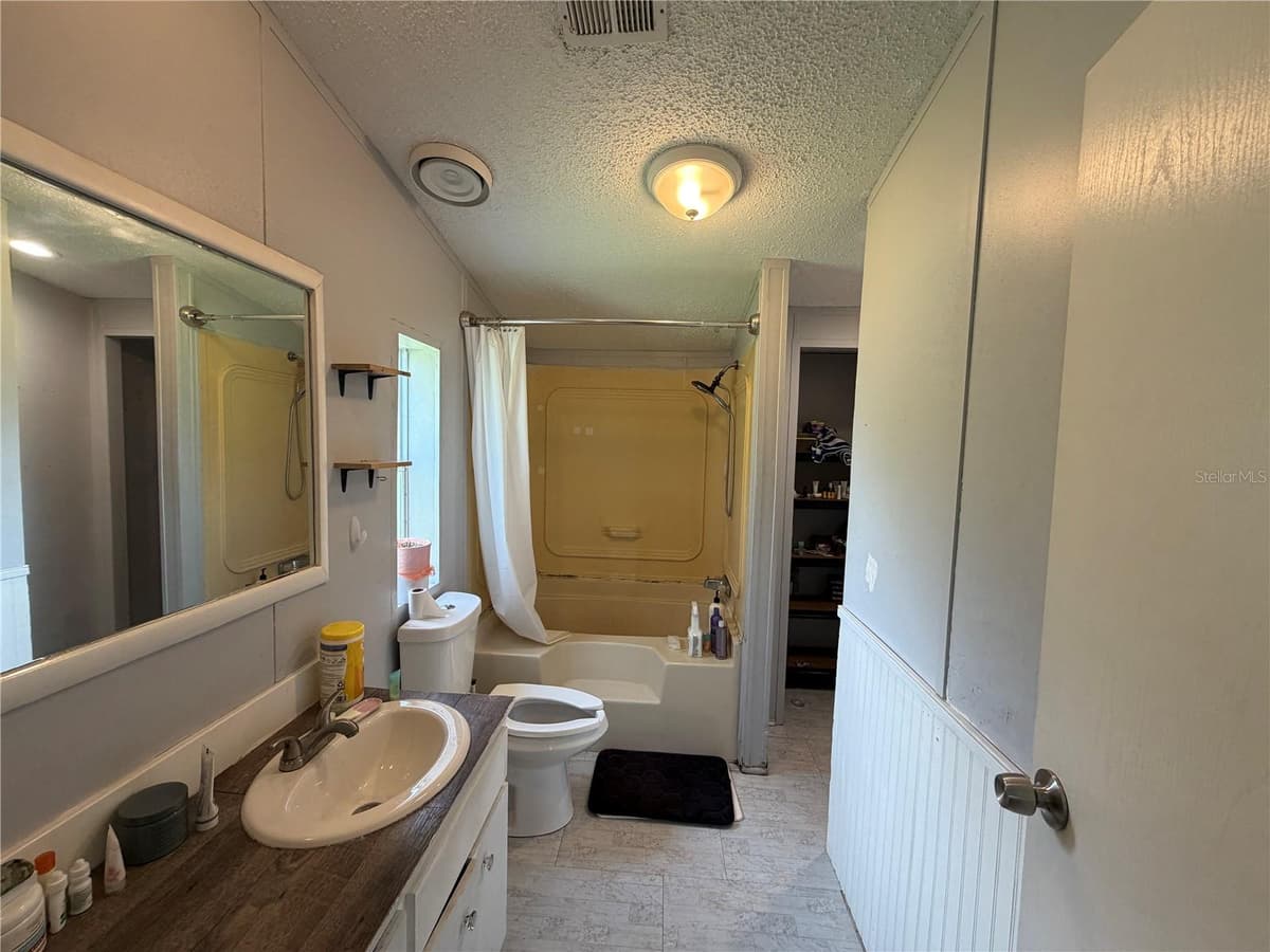 17828 ALEXSON STREET — photo 10 of 29