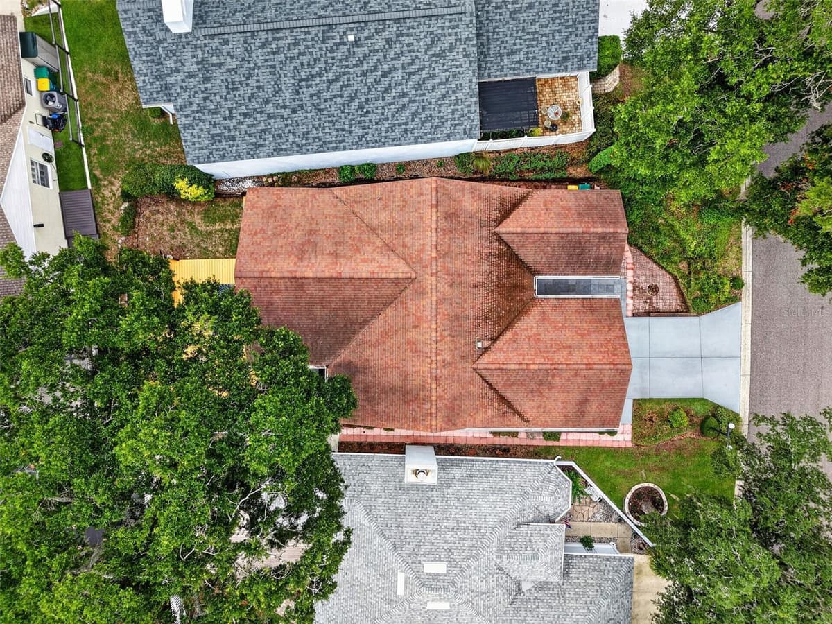 57 TOWNHILL DRIVE — photo 4 of 37