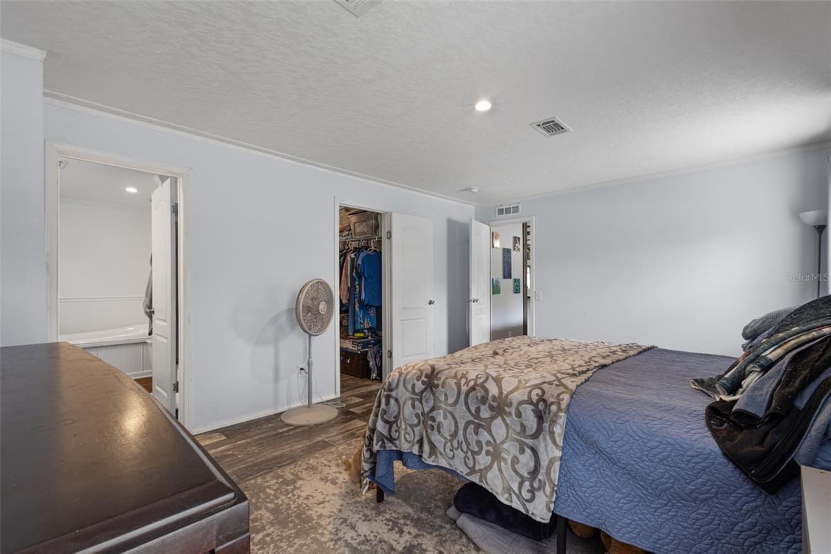 9490 77TH PLACE — photo 13 of 50