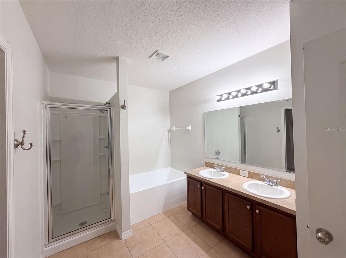 12902 SCOUT COURT — photo 8 of 23
