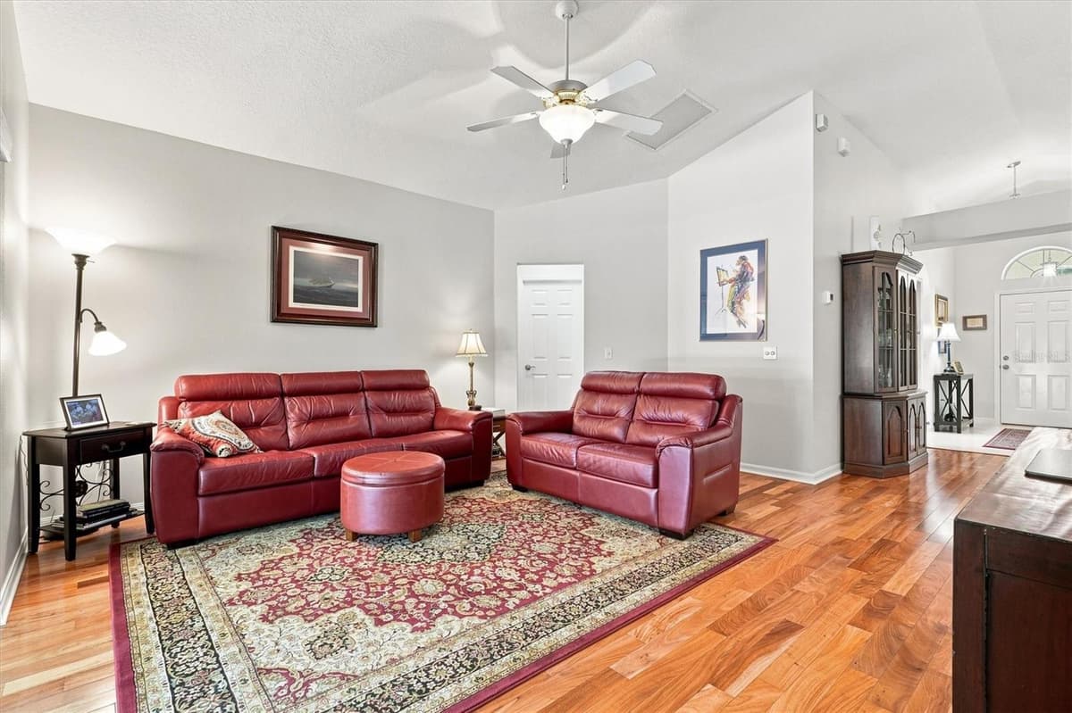 6133 LANDINGS BOULEVARD — photo 11 of 34