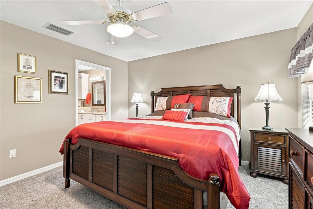 6133 LANDINGS BOULEVARD — photo 13 of 34