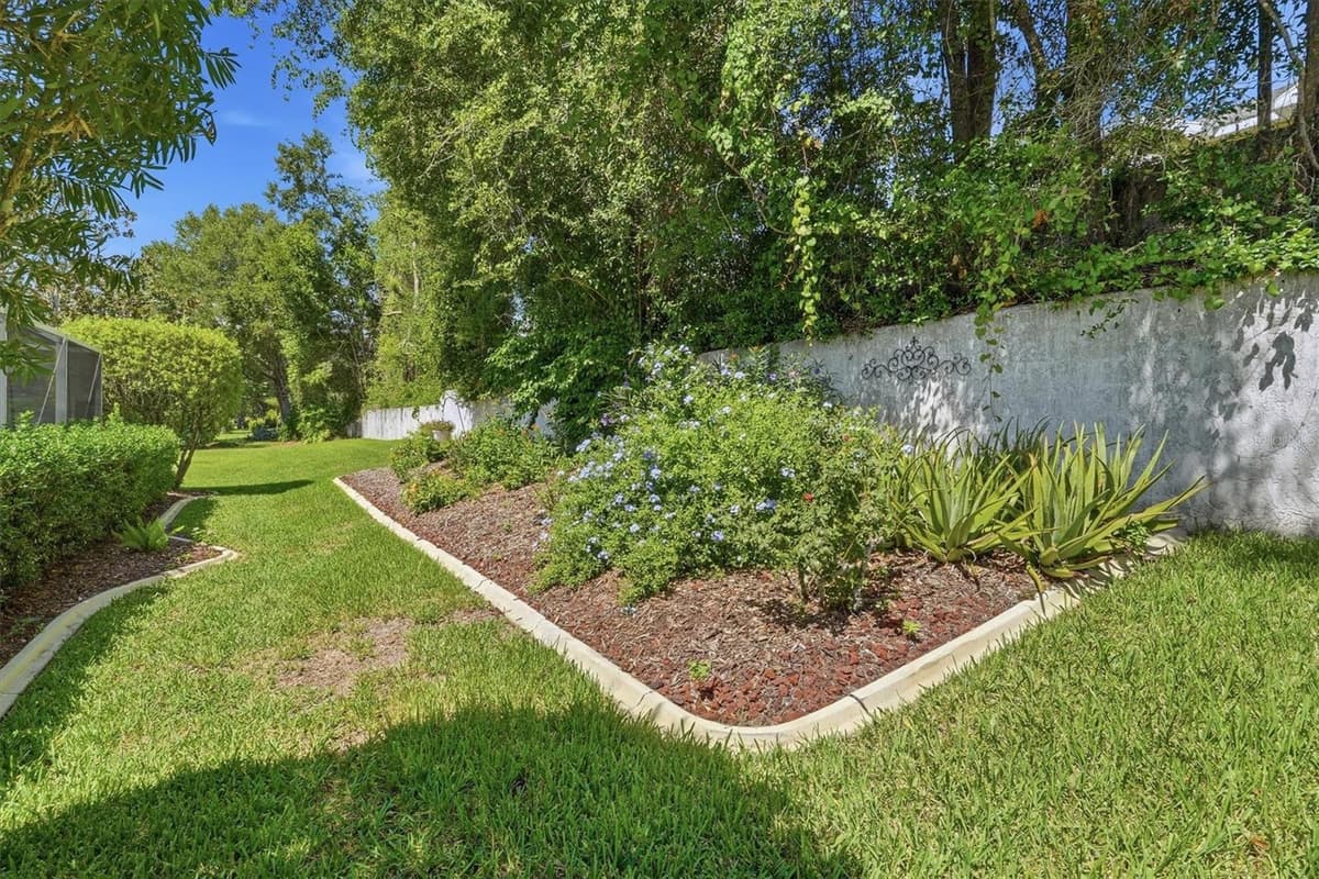 6133 LANDINGS BOULEVARD — photo 23 of 34