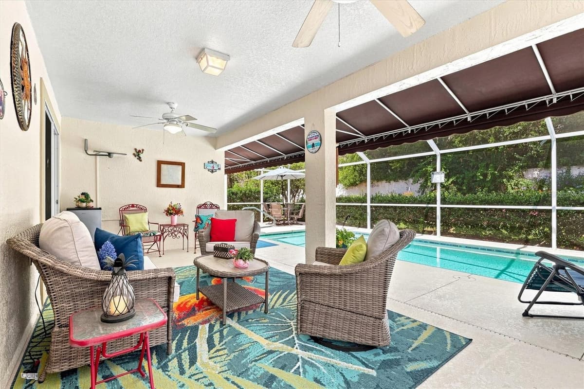 6133 LANDINGS BOULEVARD — photo 3 of 34