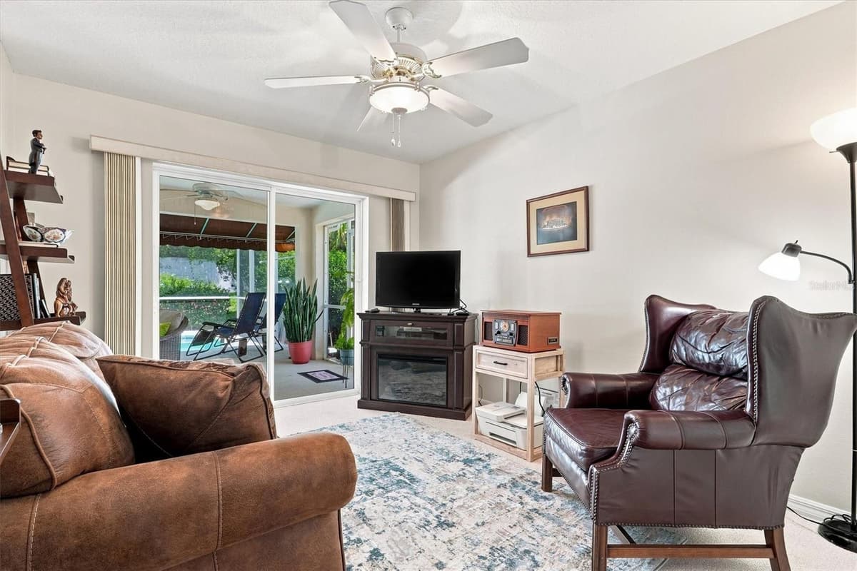 6133 LANDINGS BOULEVARD — photo 16 of 34