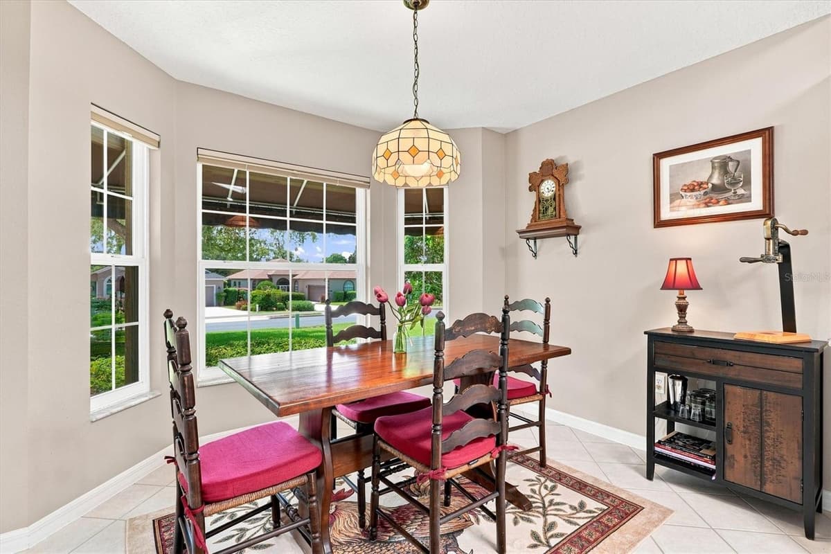 6133 LANDINGS BOULEVARD — photo 8 of 34
