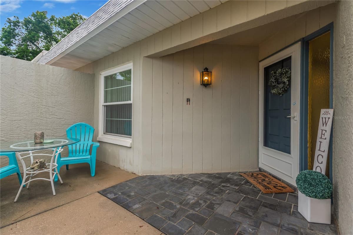 3943 TROPHY BOULEVARD — photo 2 of 28