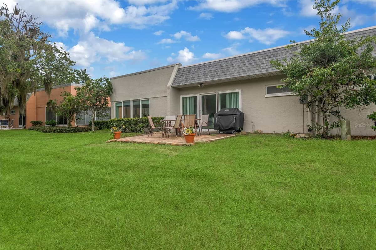 3943 TROPHY BOULEVARD — photo 27 of 28