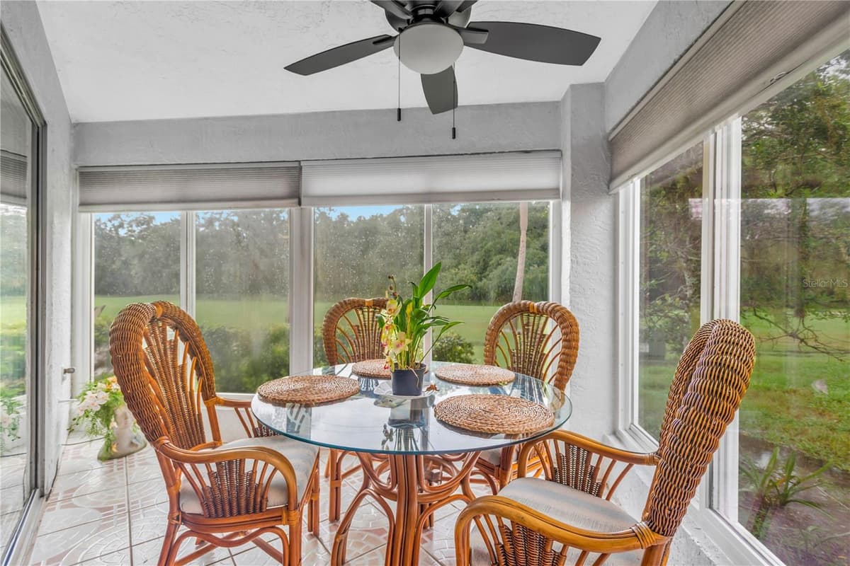 3943 TROPHY BOULEVARD — photo 13 of 28