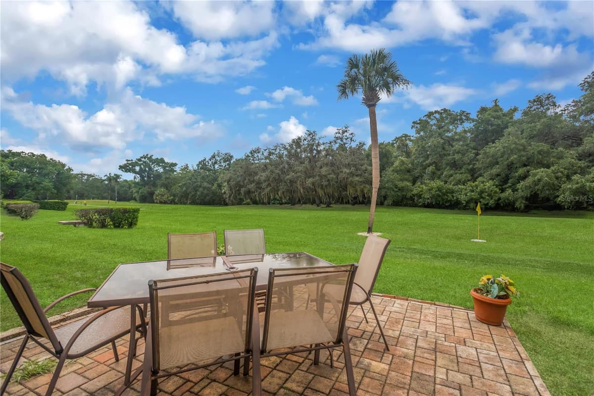 3943 TROPHY BOULEVARD — photo 5 of 28