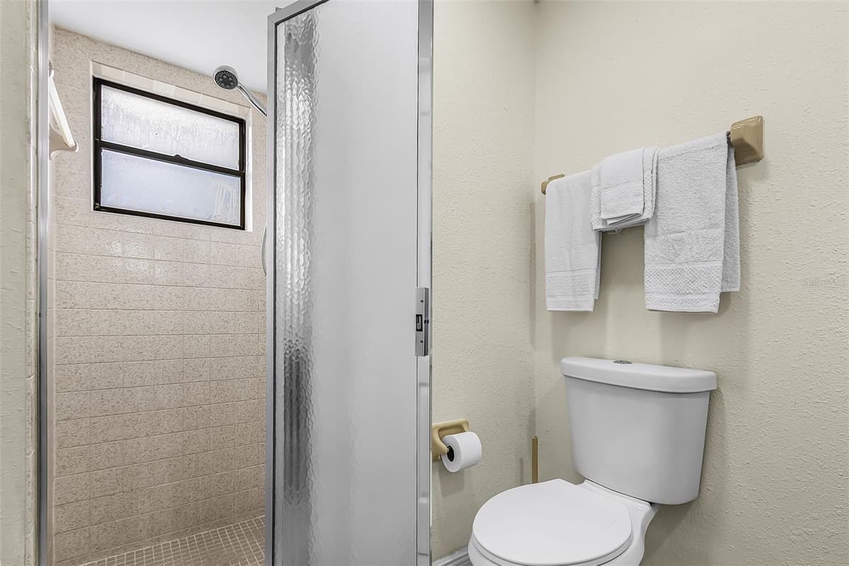 2368 PELLAM BOULEVARD — photo 17 of 26
