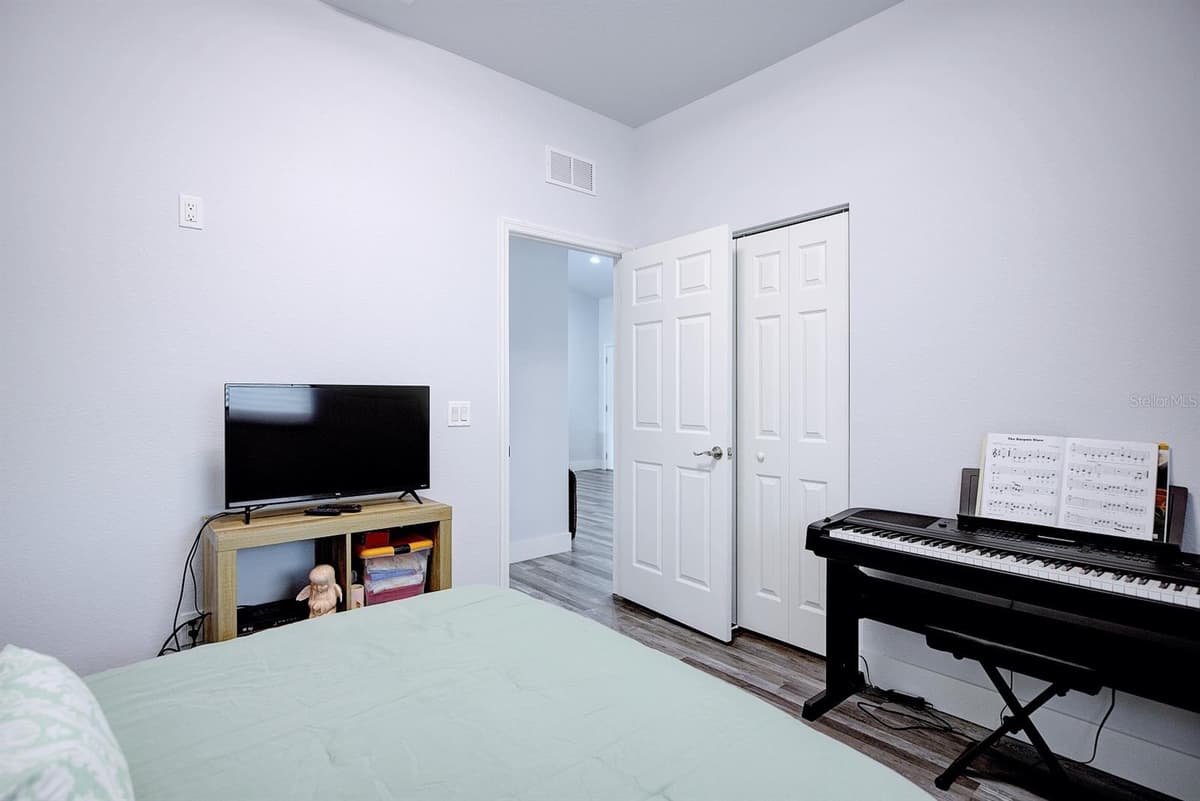 230 CANAL WAY — photo 11 of 14