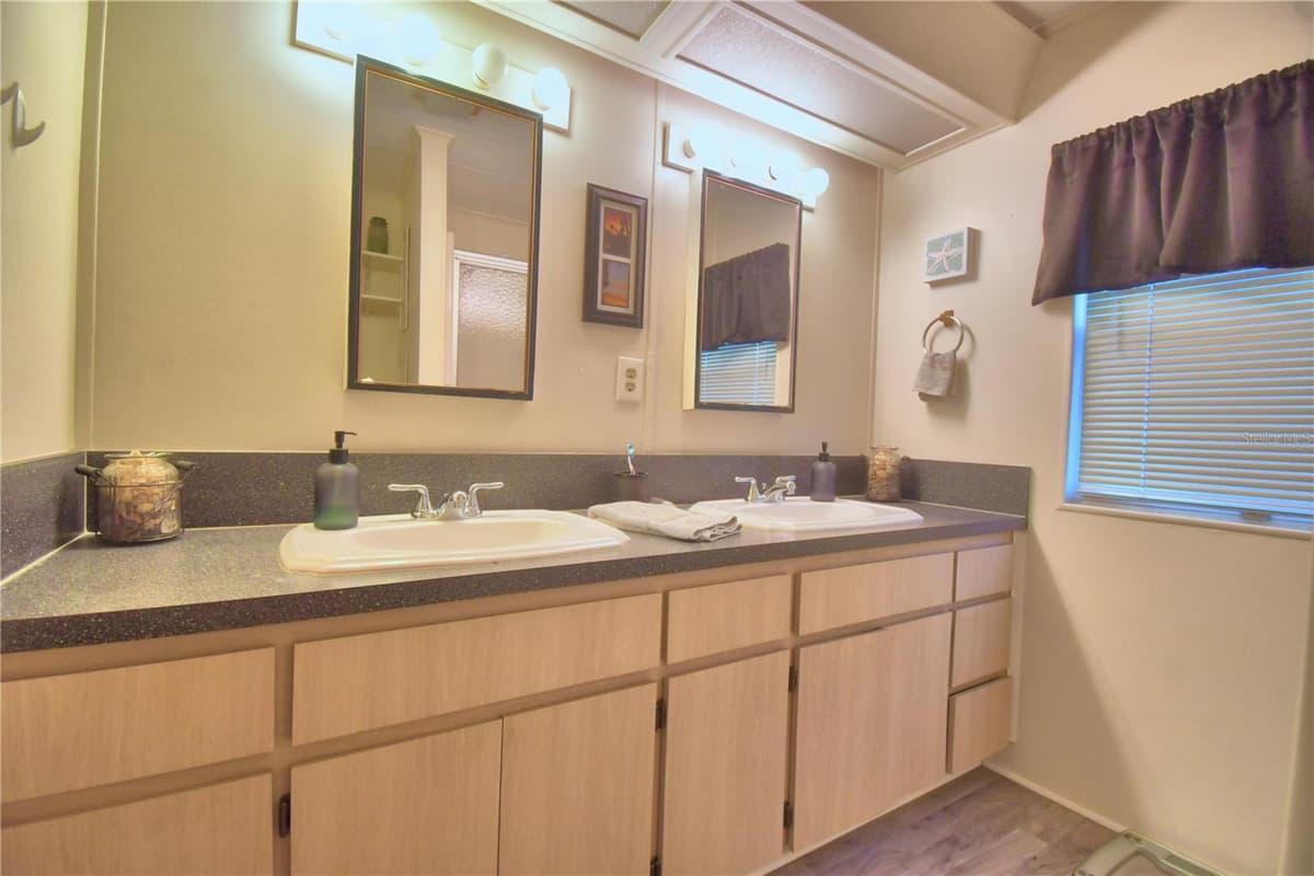 4234 ROLLING OAKS DRIVE — photo 33 of 76