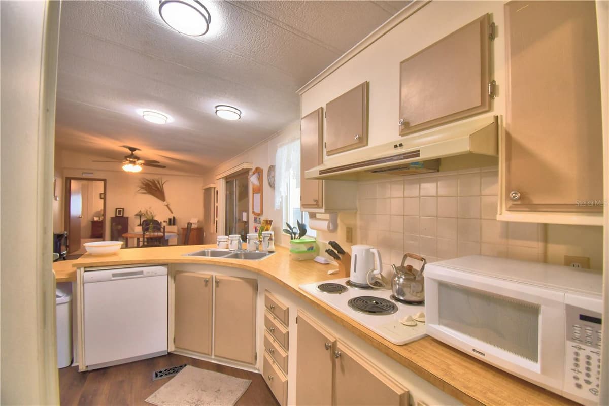 4234 ROLLING OAKS DRIVE — photo 17 of 76