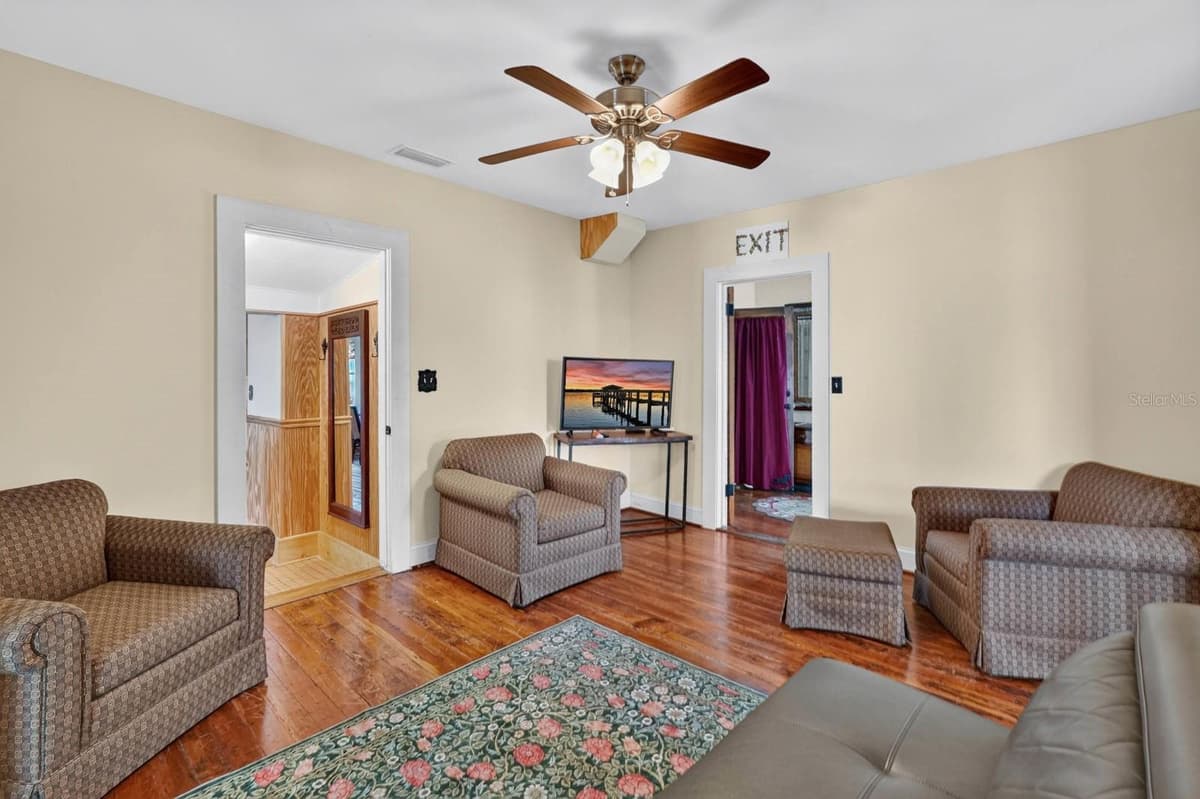 31 SANFORD STREET — photo 13 of 64