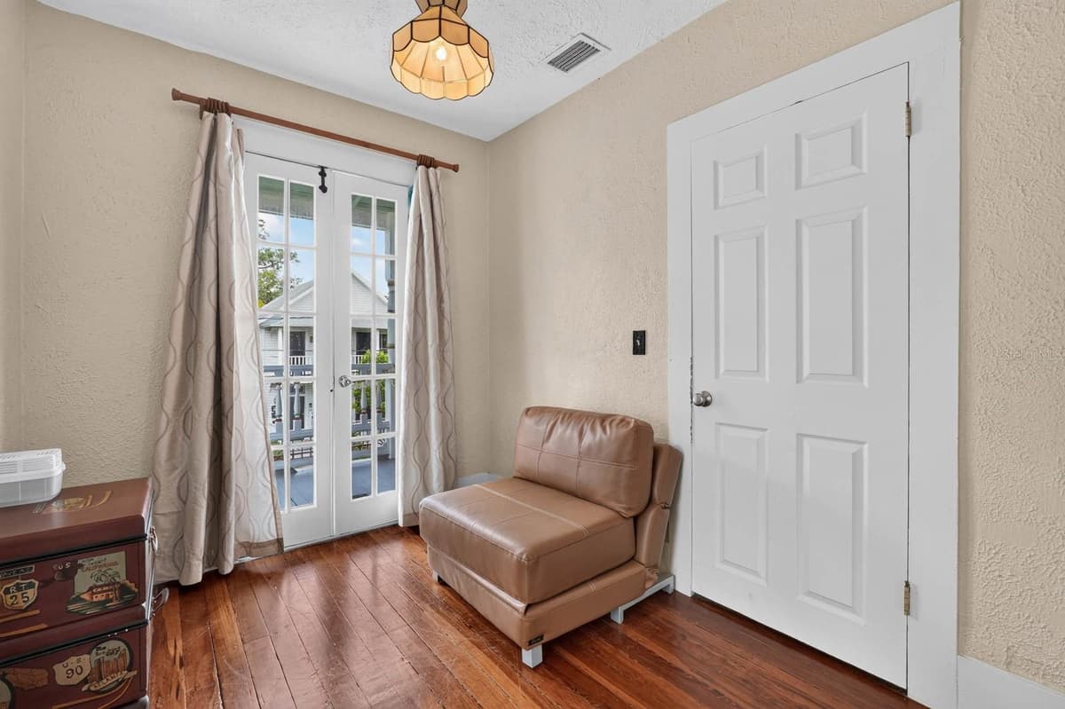 31 SANFORD STREET — photo 14 of 64