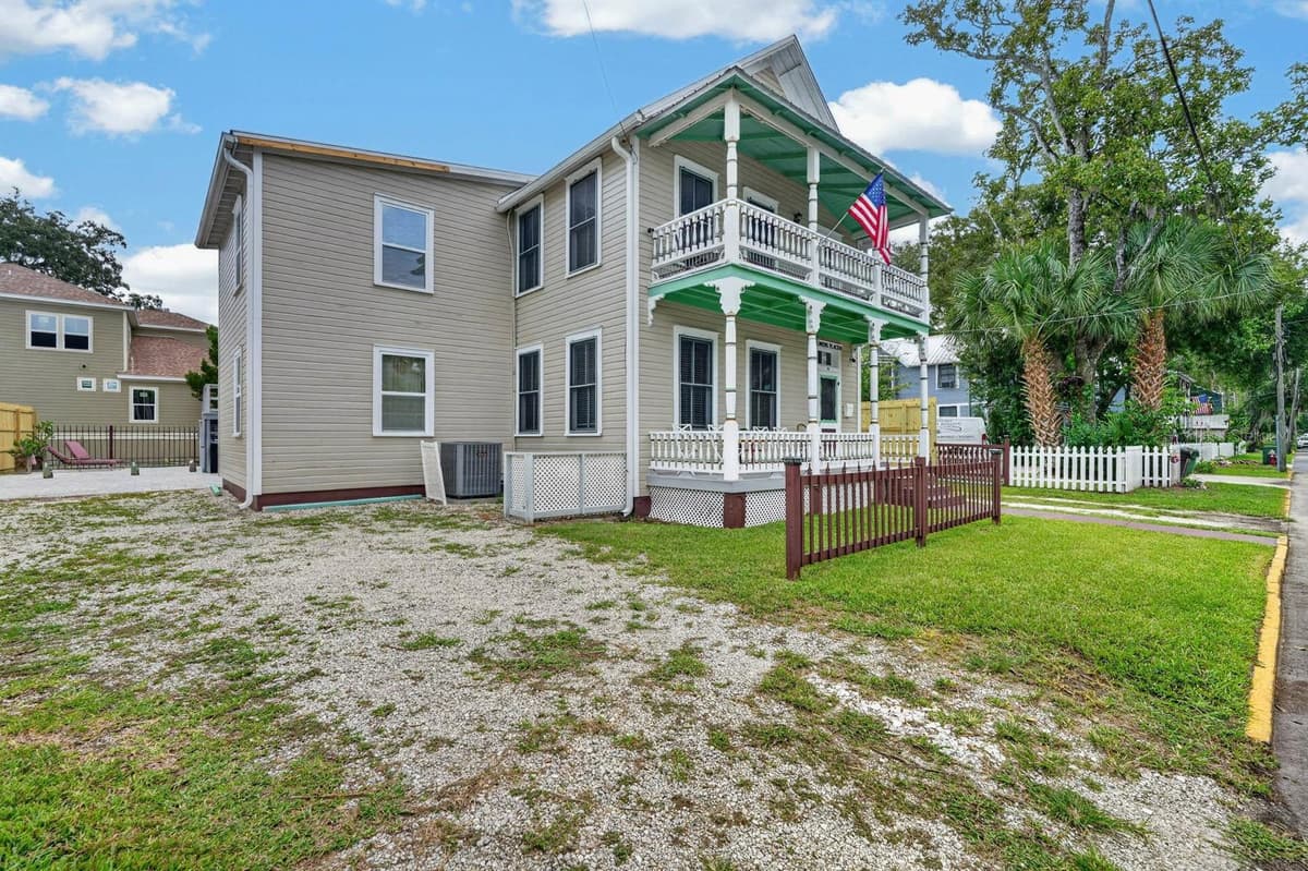 31 SANFORD STREET — photo 4 of 64