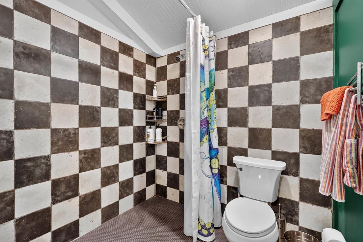 31 SANFORD STREET — photo 49 of 64