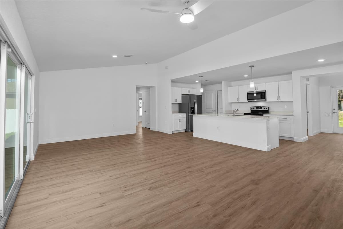 4462 AMARI ROAD — photo 4 of 11